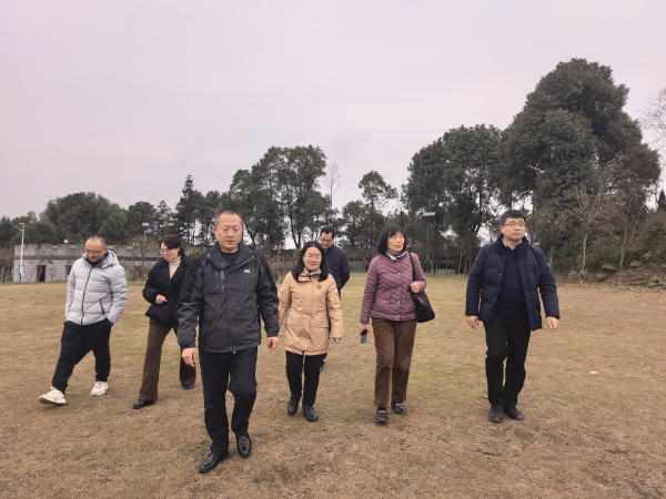 图1 调研重庆麦腾农业开发有限公司